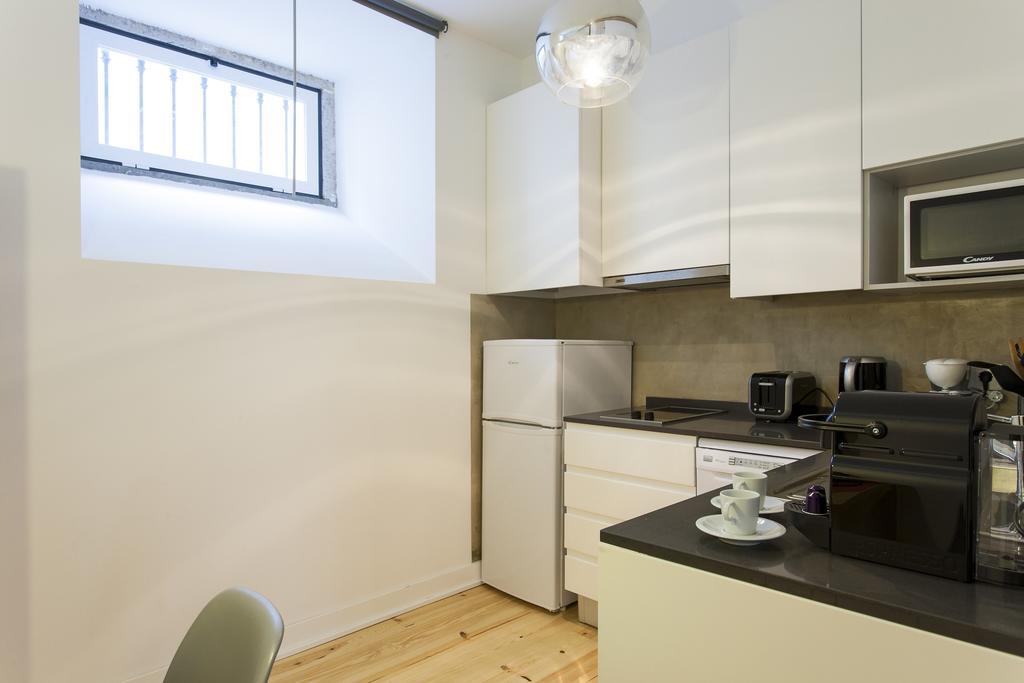 Joivy Cosy 1-Bed Flat With Workspace In Santa Catarina, Moments From Luis De Camoes Sq Lisboa Phòng bức ảnh