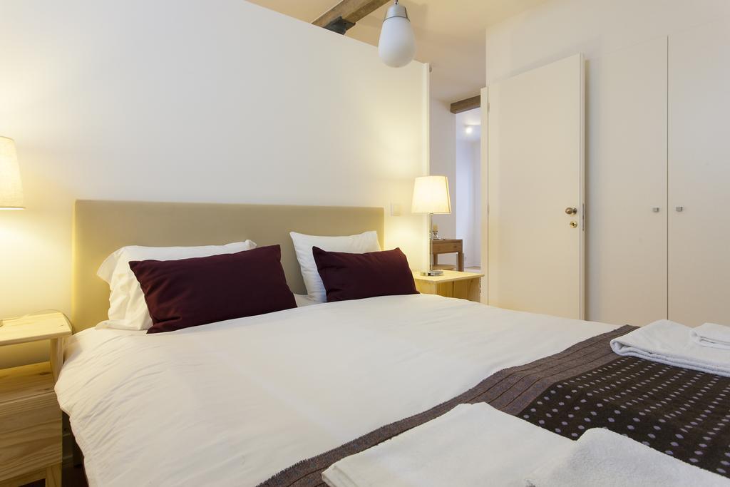 Joivy Cosy 1-Bed Flat With Workspace In Santa Catarina, Moments From Luis De Camoes Sq Lisboa Phòng bức ảnh