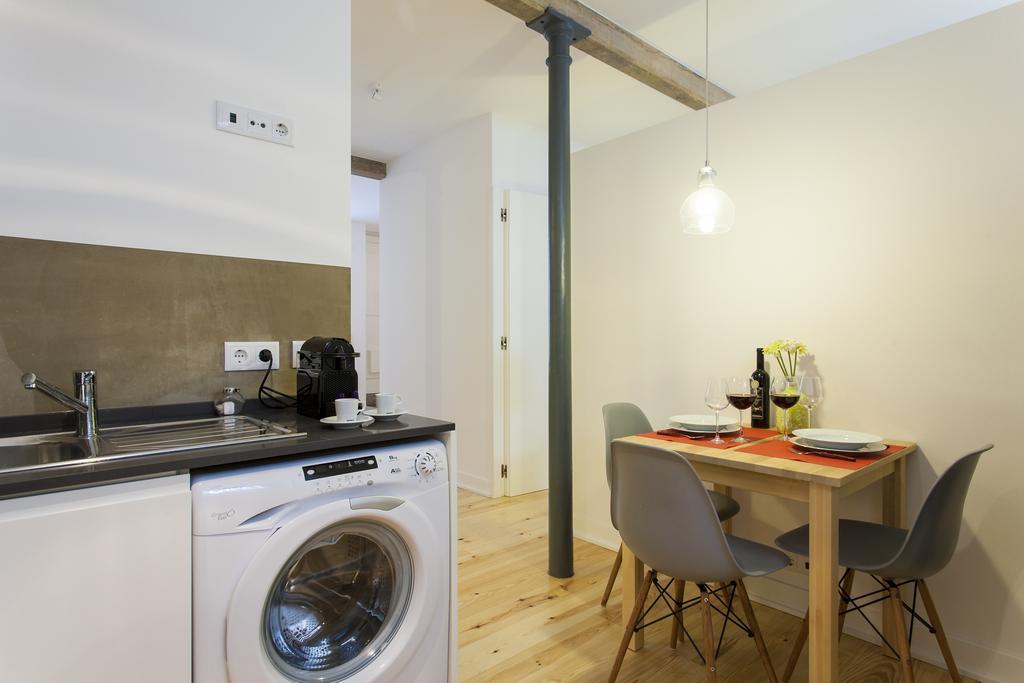 Joivy Cosy 1-Bed Flat With Workspace In Santa Catarina, Moments From Luis De Camoes Sq Lisboa Phòng bức ảnh
